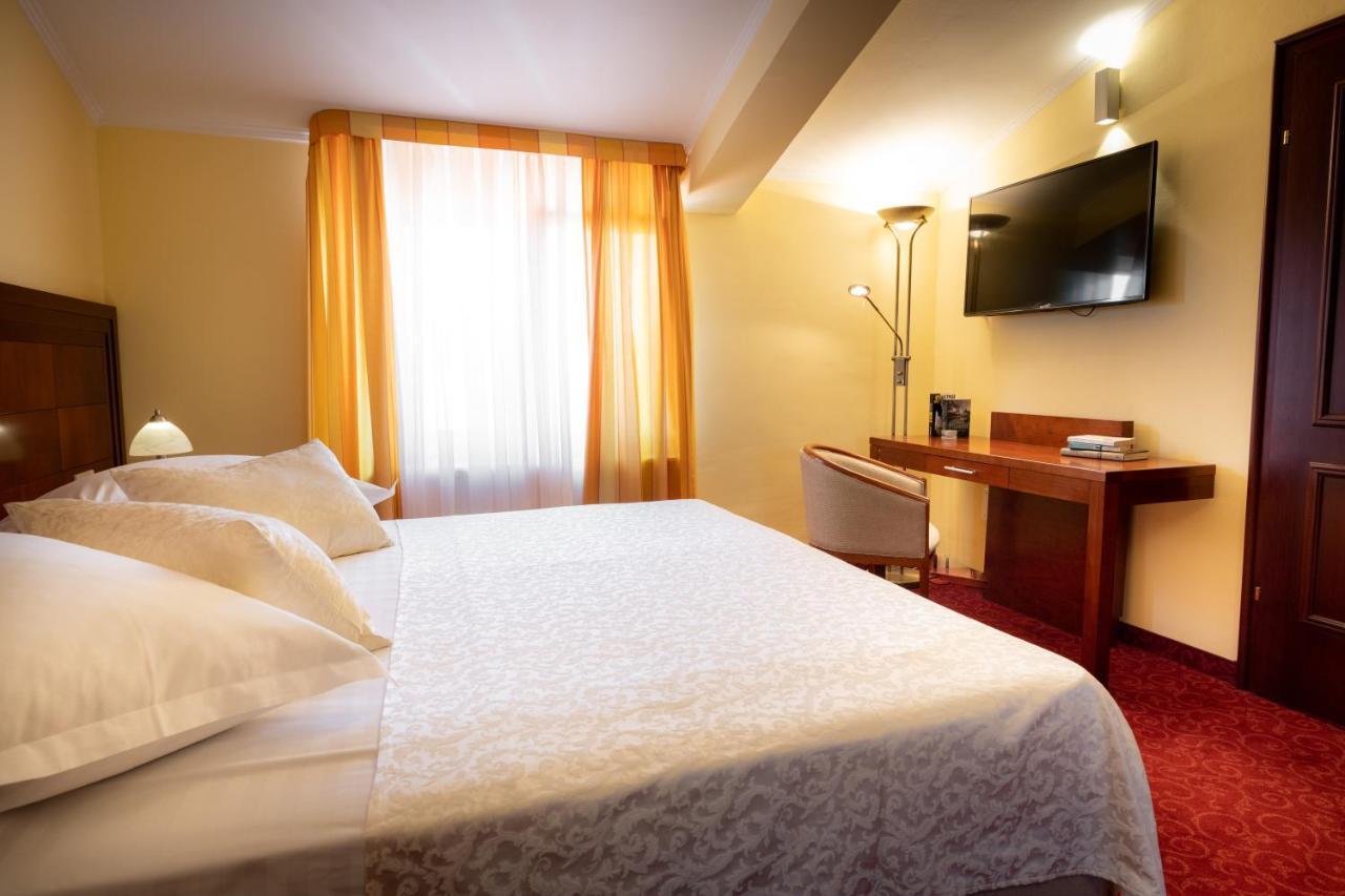 Villa Riva Makarska Eksteriør billede