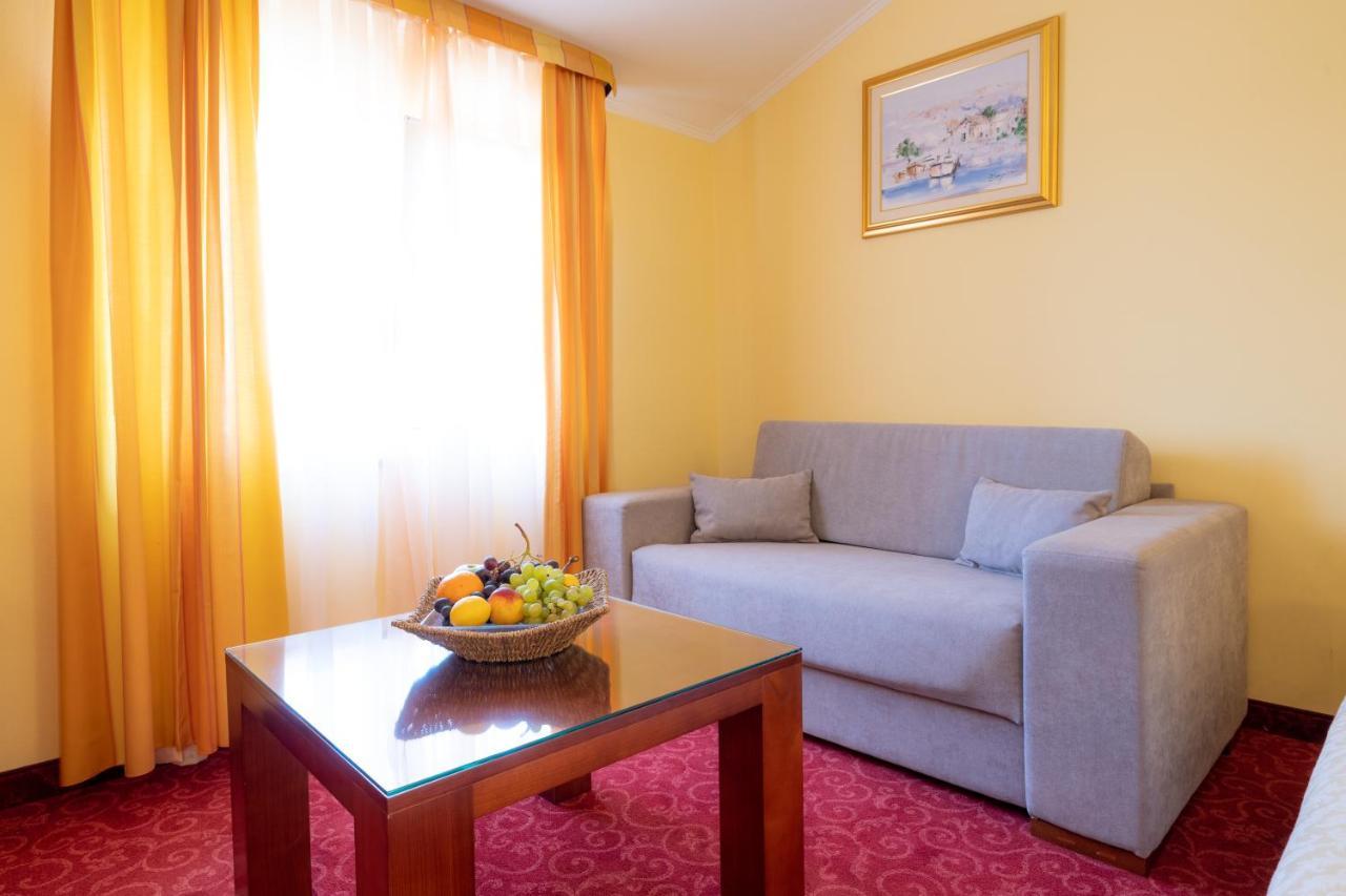 Villa Riva Makarska Eksteriør billede