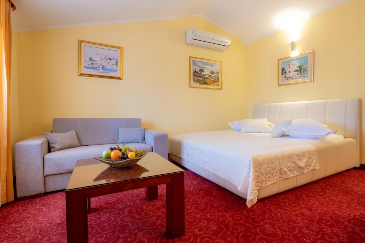 Villa Riva Makarska Eksteriør billede