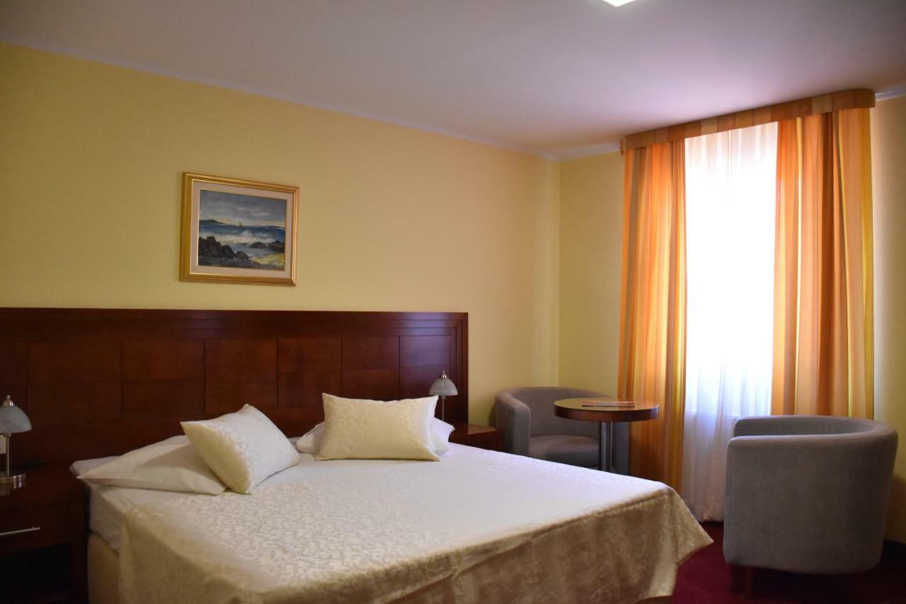 Villa Riva Makarska Eksteriør billede