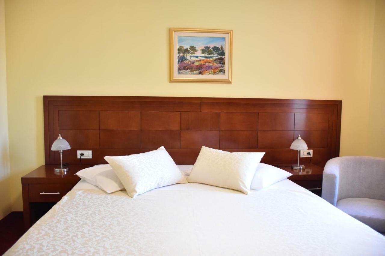 Villa Riva Makarska Eksteriør billede